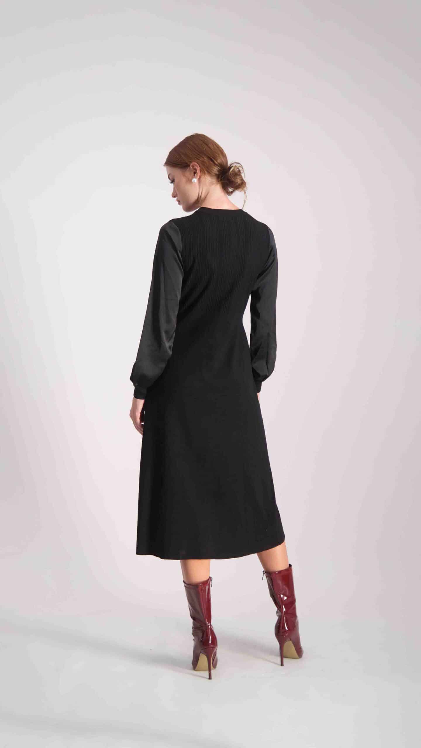 שמלת גפן שחור – תמונה 6