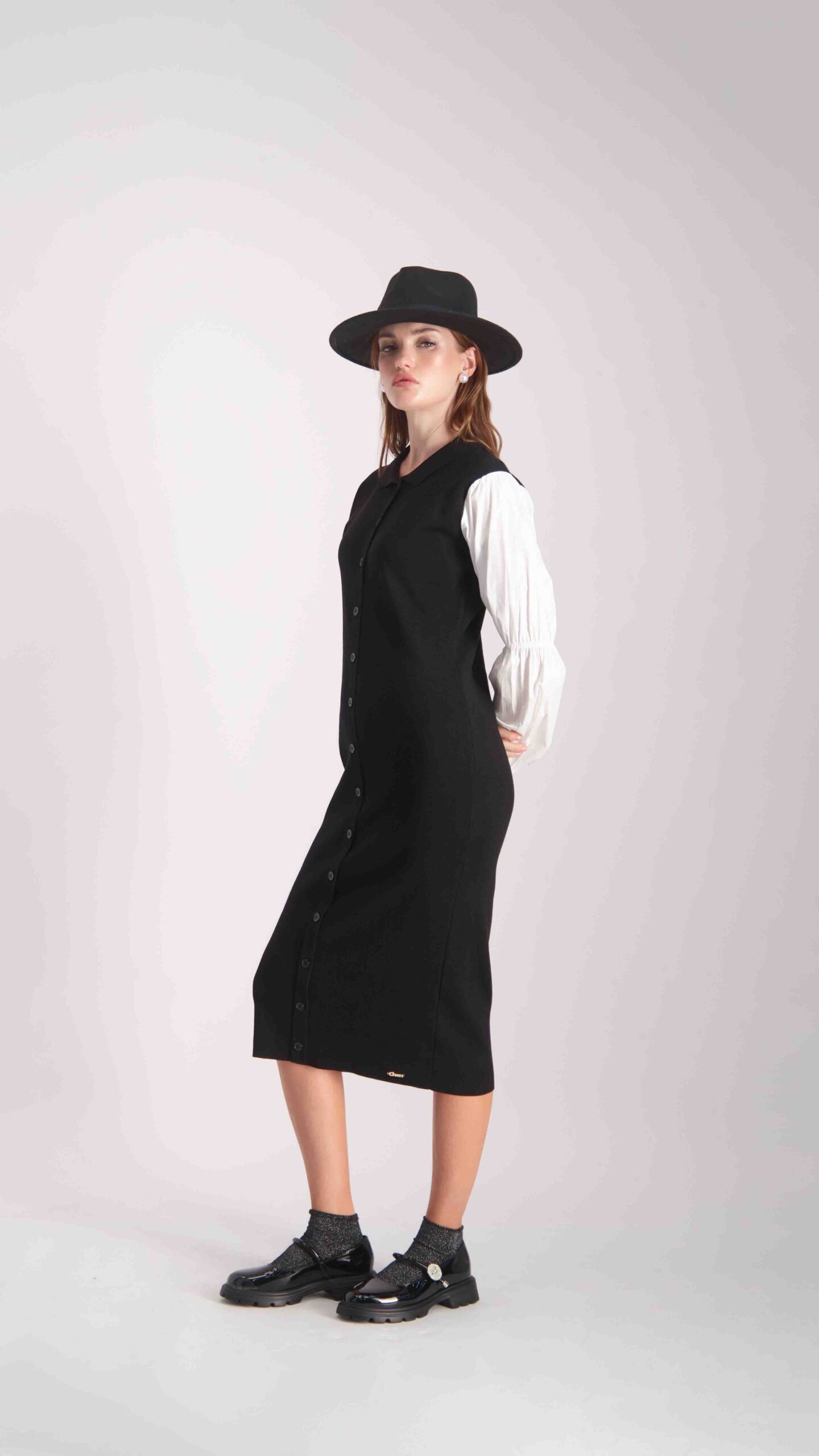 שמלת נרקיס שחור – תמונה 3