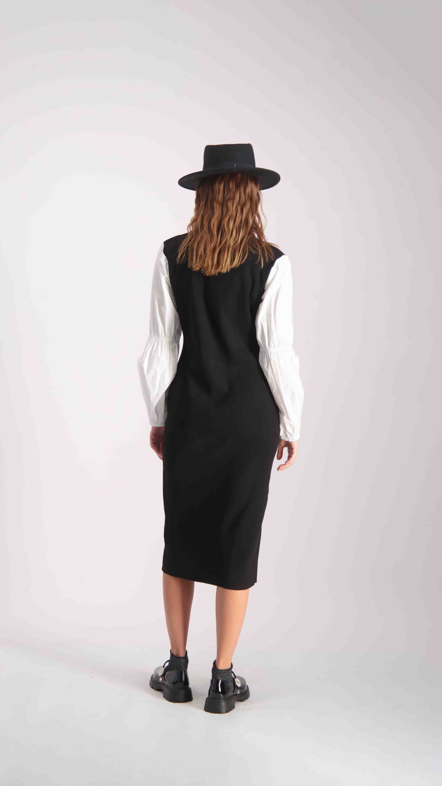 שמלת נרקיס שחור – תמונה 4