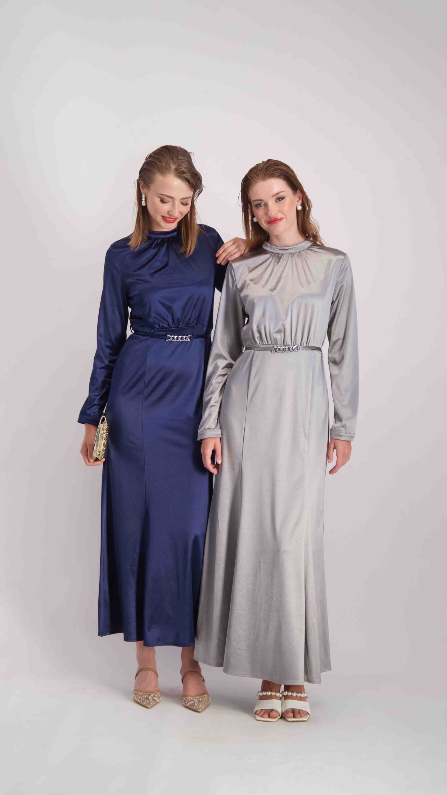 שמלת אדל מקסי נייבי – תמונה 5