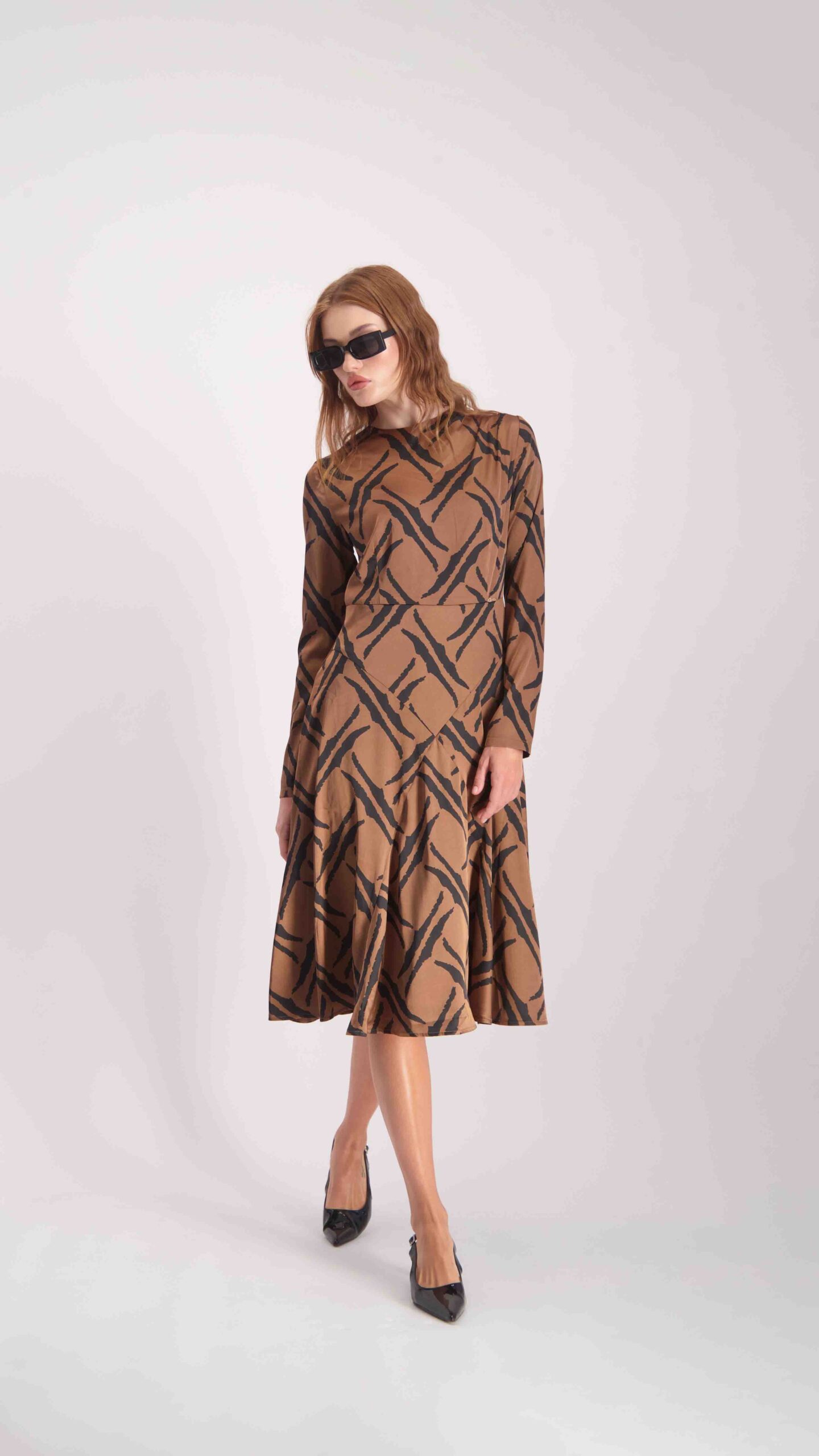 שמלת מאיה חום – תמונה 5