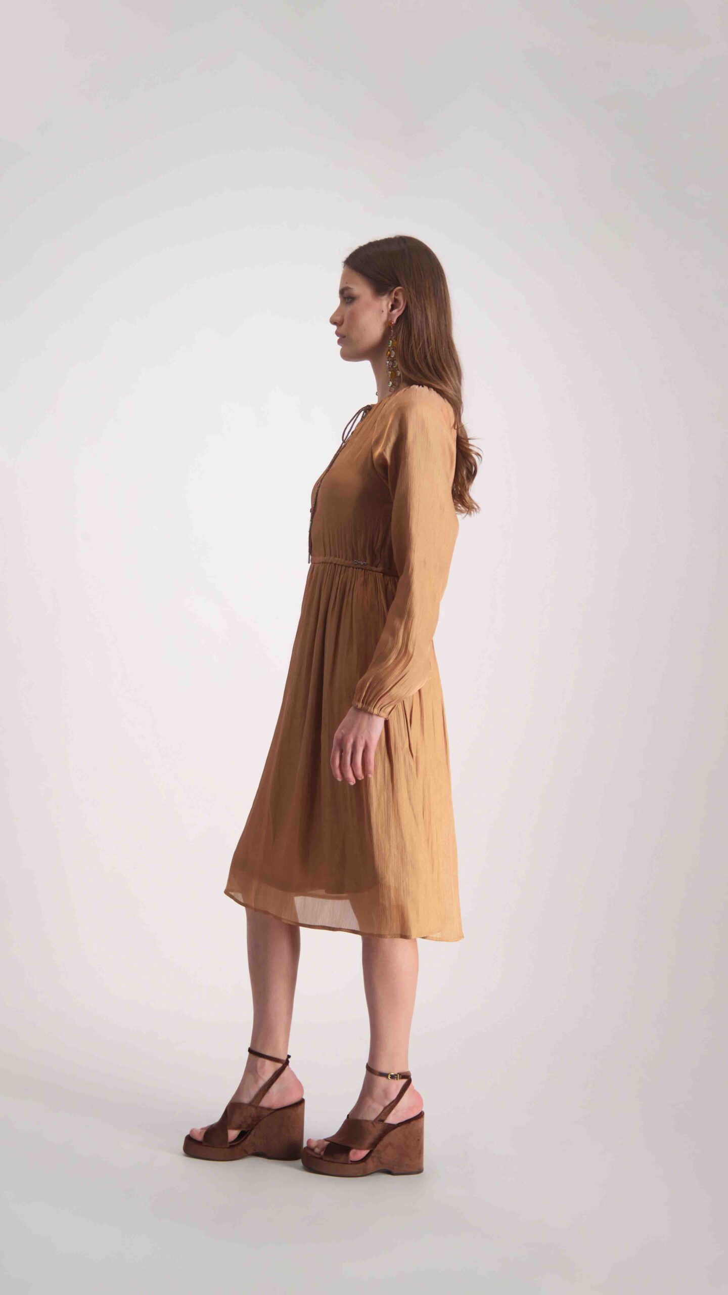 שמלת ניקול שמפניה – תמונה 3