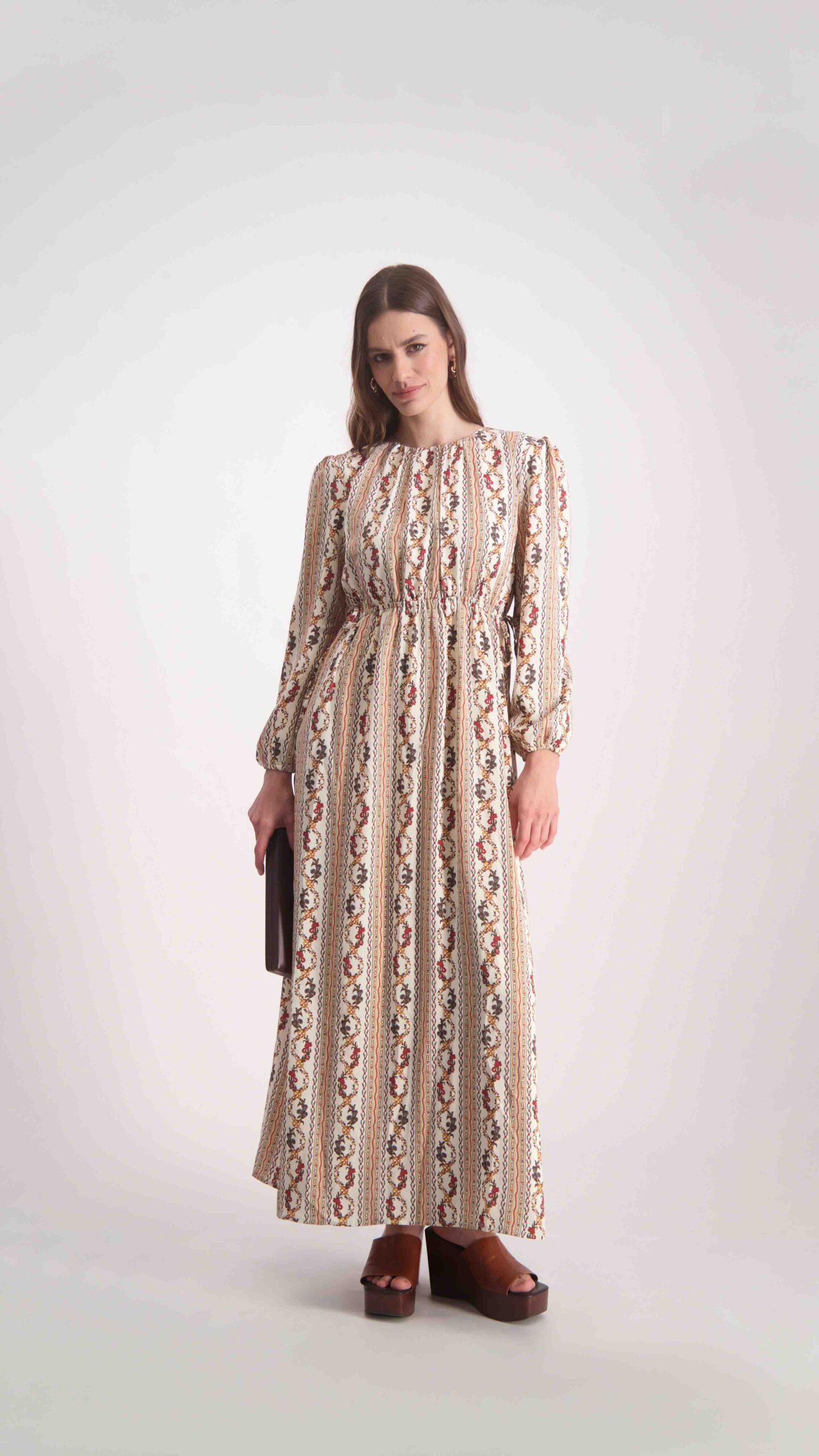 שמלת נוי קרם