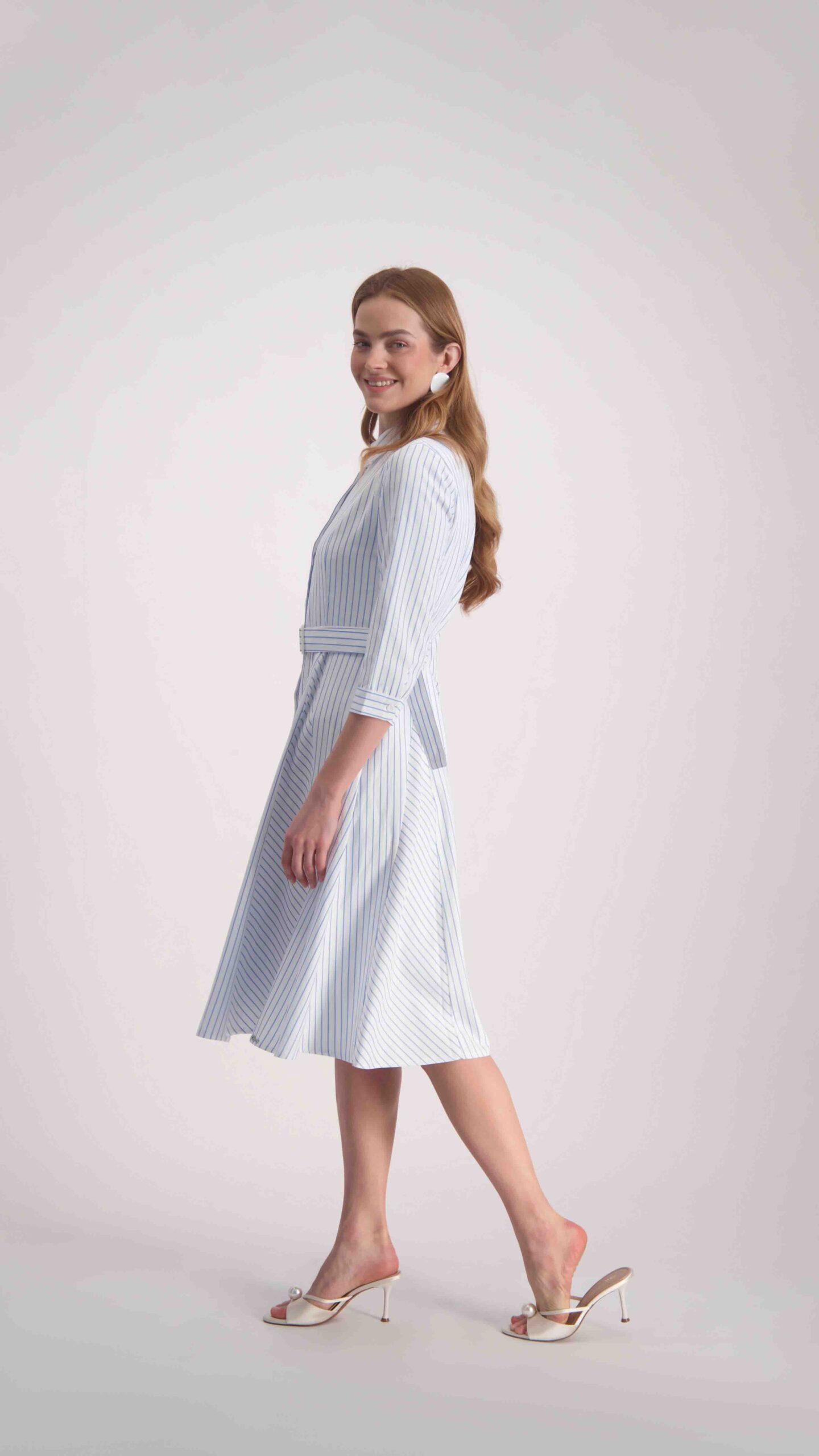 שמלת קרן תכלת – תמונה 3